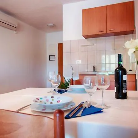 Apartamento Bruna Lastovo-comfort One Bedroom With Balcony And Sea View-plavi *