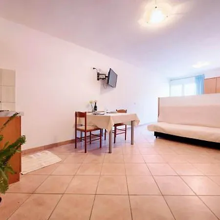 Apartamento Bruna Lastovo-comfort One Bedroom With Balcony And Sea View-plavi Lastovo