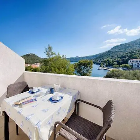 Bruna Lastovo-comfort One Bedroom With Balcony And Sea View-plavi Lastovo