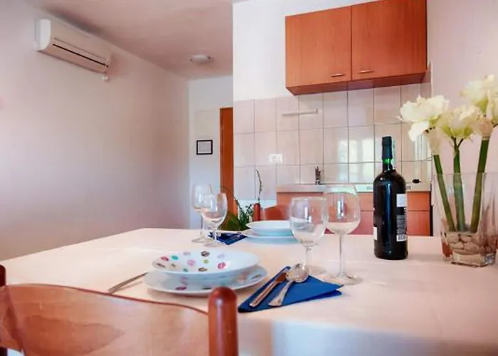 Apartment Bruna Lastovo-comfort One Bedroom With Balcony And Sea View-plavi *