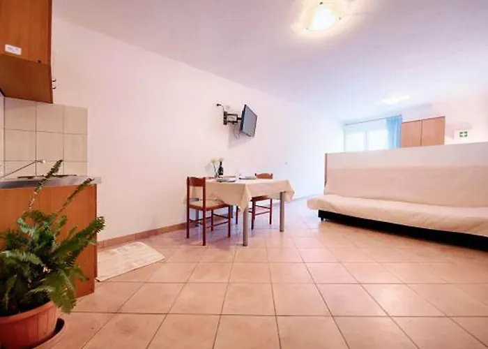 Apartamento Bruna Lastovo-comfort One Bedroom With Balcony And Sea View-plavi Lastovo